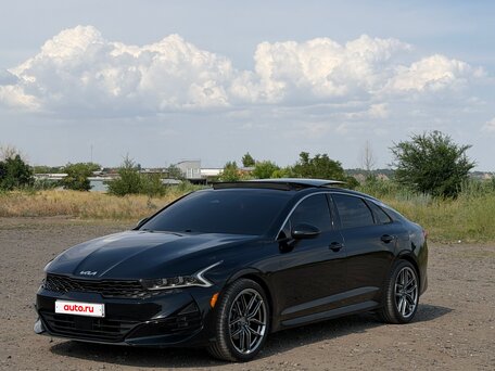 2022 Kia K5 III, чёрный, 2495000 рублей, вид 1