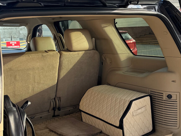2010 Cadillac Escalade III, серый, 2000000 рублей - вид 19