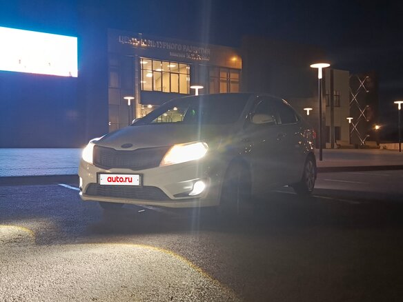 2013 Kia Rio 4-speed III, белый, 900000 рублей - вид 12