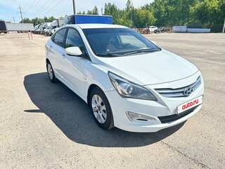 2016 Hyundai Solaris I Рестайлинг, белый, 900000 рублей, вид 3