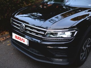 2019 Volkswagen Tiguan II, чёрный, 1770000 рублей, вид 3