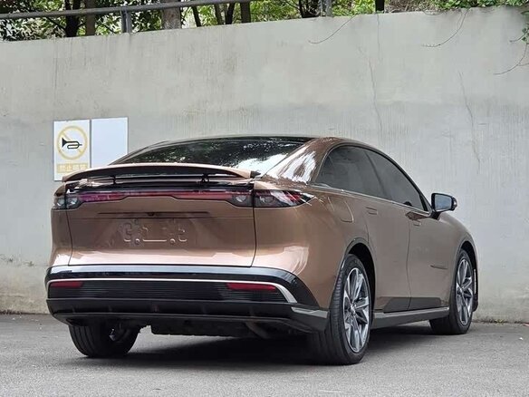 2025 Mazda EZ-6 28.4 kWh, коричневый - вид 2