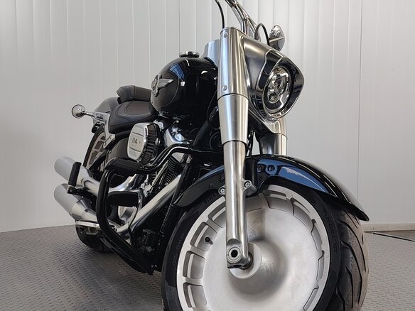 2017 Harley-Davidson Fat Boy, чёрный, 1699000 рублей - вид 3