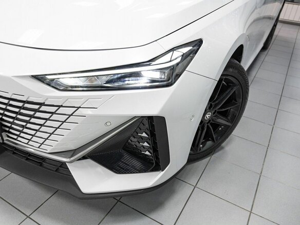 2024 Changan UNI-V I, белый, 2650000 рублей - вид 10