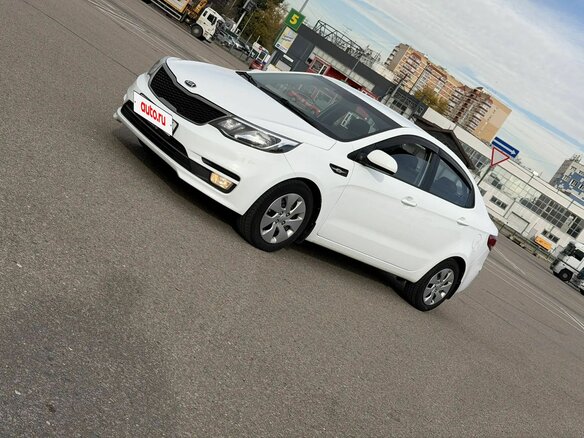 2015 Kia Rio III, белый, 1150000 рублей - вид 2