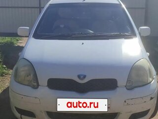 2002 Toyota Vitz I (P10), белый, 230000 рублей, вид 1