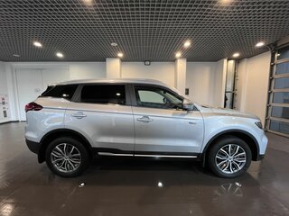 2023 Geely Atlas Pro, серебристый, 1950000 рублей, вид 2