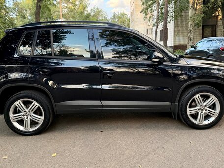 2008 Volkswagen Tiguan I, чёрный, 940000 рублей, вид 4