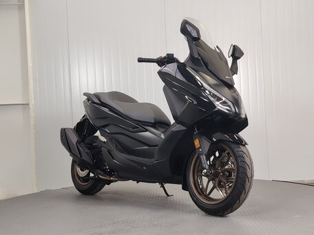2025 Honda Forza, чёрный, 799000 рублей, вид 2