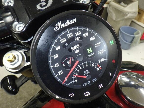 2025 Indian Scout, красный, 1460000 рублей - вид 12