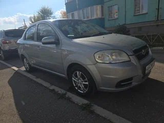 2009 Chevrolet Aveo I Рестайлинг, серебристый, 360000 рублей, вид 3