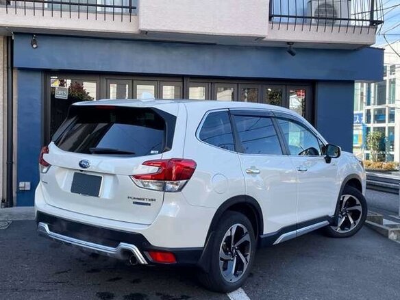 2023 Subaru Forester V Рестайлинг, белый - вид 3