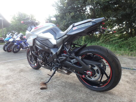 2021 Suzuki GSX-S 1000S Katana, серебристый, 1100000 рублей, вид 5