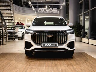 2025 Geely Okavango I Рестайлинг, белый, 3908990 рублей, вид 2