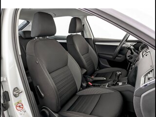 2018 Skoda Octavia III (A7) Рестайлинг, белый, 1620000 рублей, вид 2