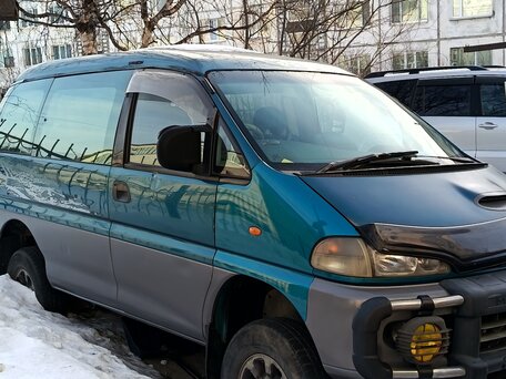 1997 Mitsubishi Delica IV, зелёный, 970000 рублей, вид 3