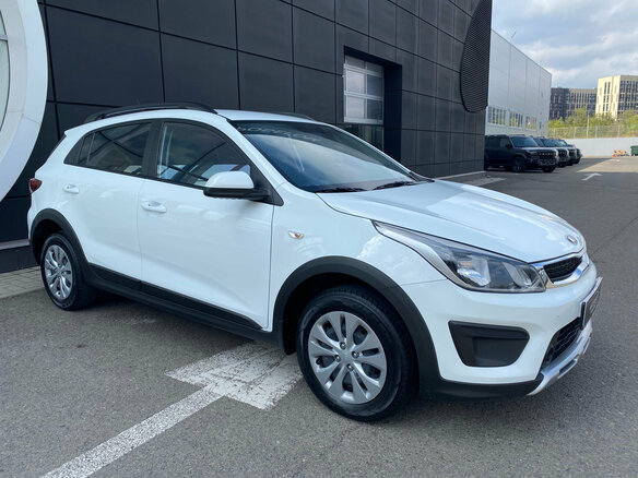 2020 Kia Rio X-Line IV, белый - вид 2