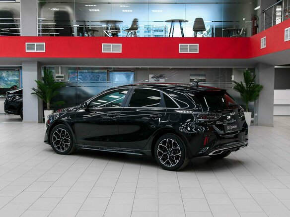 2021 Kia Ceed III Рестайлинг, чёрный, 2495000 рублей - вид 3