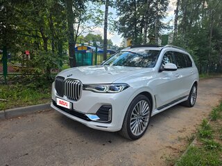 2021 BMW X7 40i I (G07), белый, 8800000 рублей, вид 3