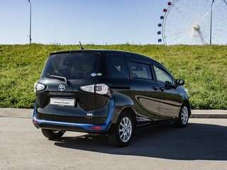 2018 Toyota Sienta II, чёрный, 1349000 рублей, вид 2