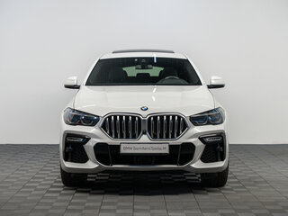 2021 BMW X6 40d III (G06), белый, 9157000 рублей, вид 2