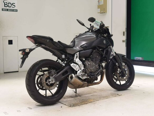 2016 Yamaha MT-07 (FZ-07), серый, 715000 рублей - вид 4