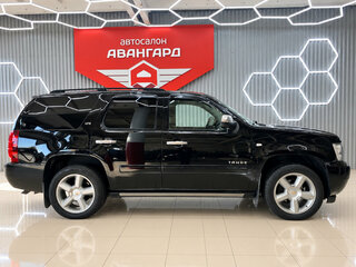 2013 Chevrolet Tahoe 6AT III, чёрный, 2250000 рублей, вид 3