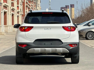 2023 Kia KX1, белый, 1181009 рублей, вид 3