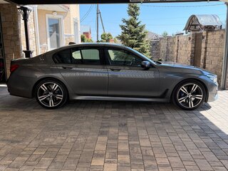 2018 BMW 7 серии 730d xDrive VI (G11/G12), серый, 4800000 рублей, вид 5