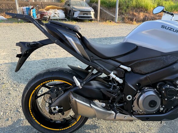 2022 Suzuki GSX-S 1000, серый, 1099000 рублей - вид 24