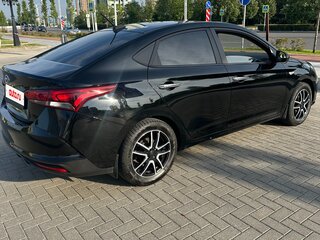 2021 Hyundai Solaris II Рестайлинг, чёрный, 1580000 рублей, вид 4