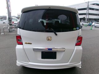 2016 Honda Freed Spike I Рестайлинг 2, белый, 840000 рублей, вид 4