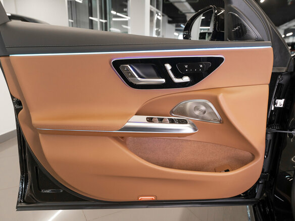2026 Mercedes-Benz E-Класс 300 VI (W214, S214), чёрный - вид 15