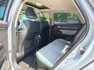 2023 Geely Emgrand II, серебристый, 1350000 рублей, вид 4