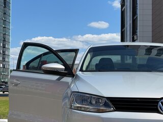 2011 Volkswagen Jetta VI, серебристый, 780000 рублей, вид 1