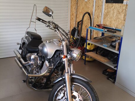 2005 Yamaha XVS1100, серебристый, 550000 рублей, вид 1