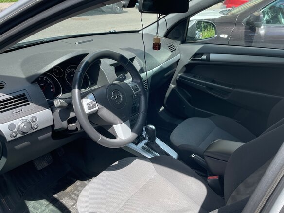 2013 Opel Astra H Рестайлинг, серебристый, 799000 рублей - вид 4