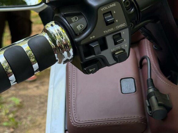 2010 Honda GL 1800 Gold Wing, белый, 1500000 рублей - вид 21