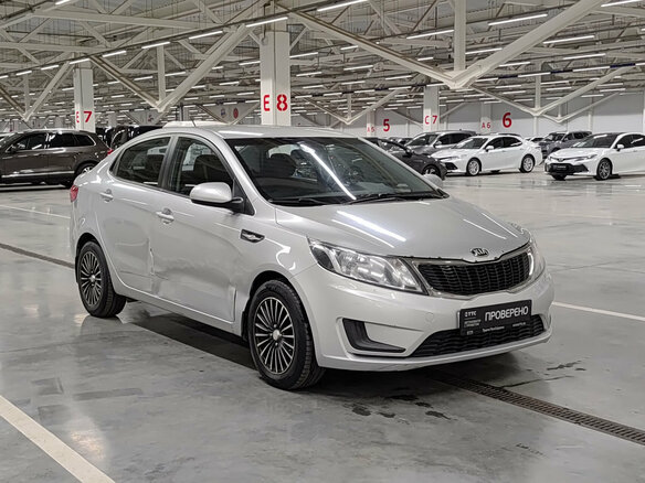 2014 Kia Rio III, серебристый, 705000 рублей - вид 2