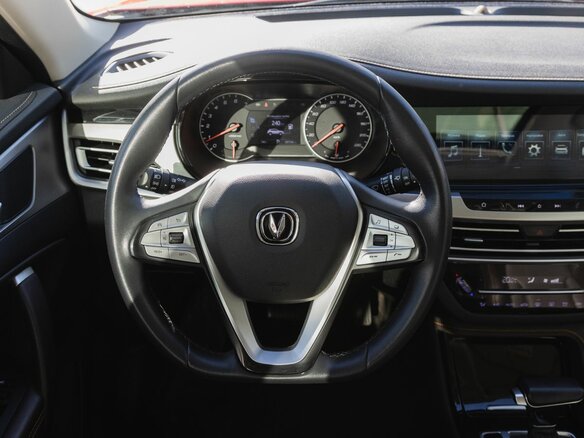 2021 Changan CS35 Plus I, красный, 1630000 рублей - вид 15