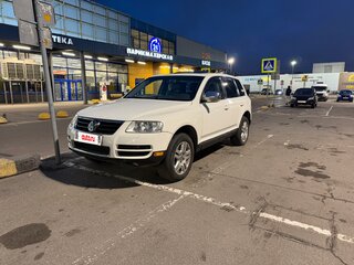 2005 Volkswagen Touareg I, белый, 700000 рублей, вид 3