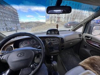 2001 Hyundai Starex I Рестайлинг, чёрный, 730000 рублей, вид 3