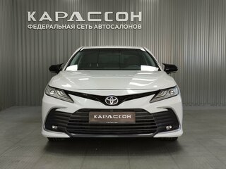 2021 Toyota Camry VIII (XV70) Рестайлинг, белый, 1799000 рублей, вид 3
