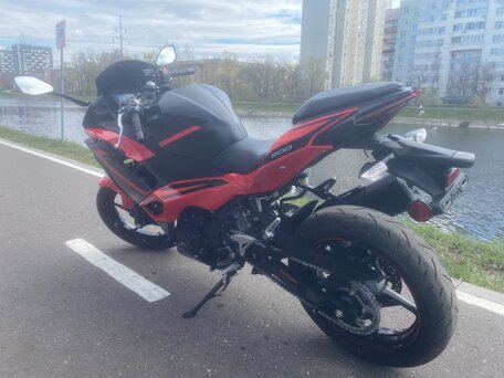2024 Kawasaki Ninja 500, красный, 725000 рублей, вид 4