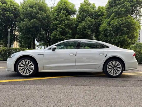 2022 Audi A7 L 45 TFSI II (4K), белый, 4501000 рублей, вид 3