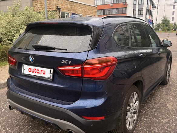 2017 BMW X1 20i xDrive II (F48), синий, 2550000 рублей - вид 5