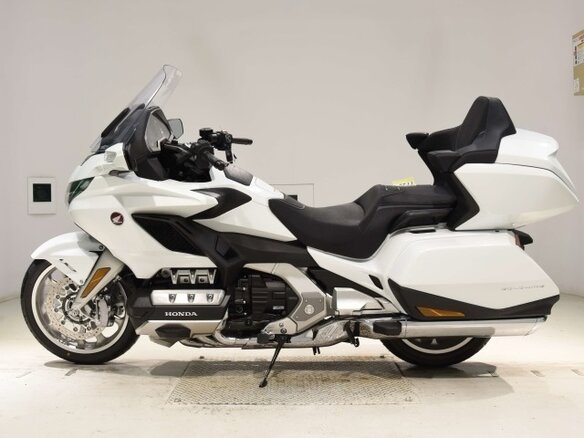 2026 Honda GL 1800 Gold Wing, белый, 3221000 рублей