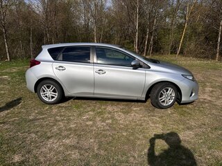 2014 Toyota Auris II, серый, 980000 рублей, вид 5
