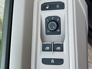 2022 Volkswagen Multivan T7, серый, 3950000 рублей, вид 5