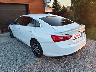 2022 Chevrolet Malibu IX Рестайлинг, белый, 1800000 рублей, вид 1